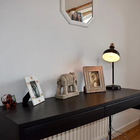 Apartment 3 Bedroom House Near Portobello *