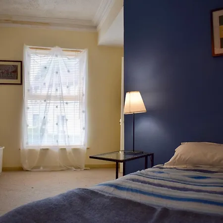 Apartment 3 Bedroom House Near Portobello